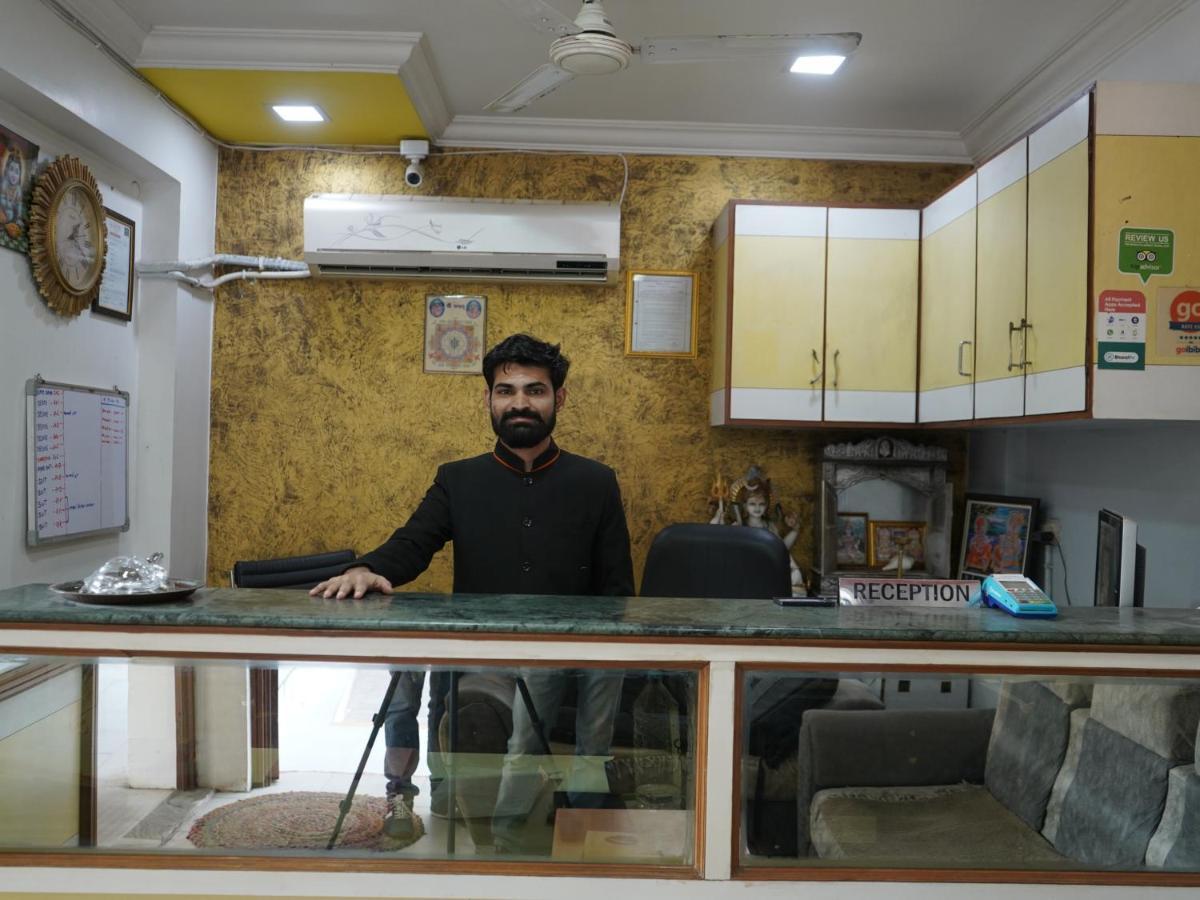 Hotel Krishna Ahmedabad Luaran gambar