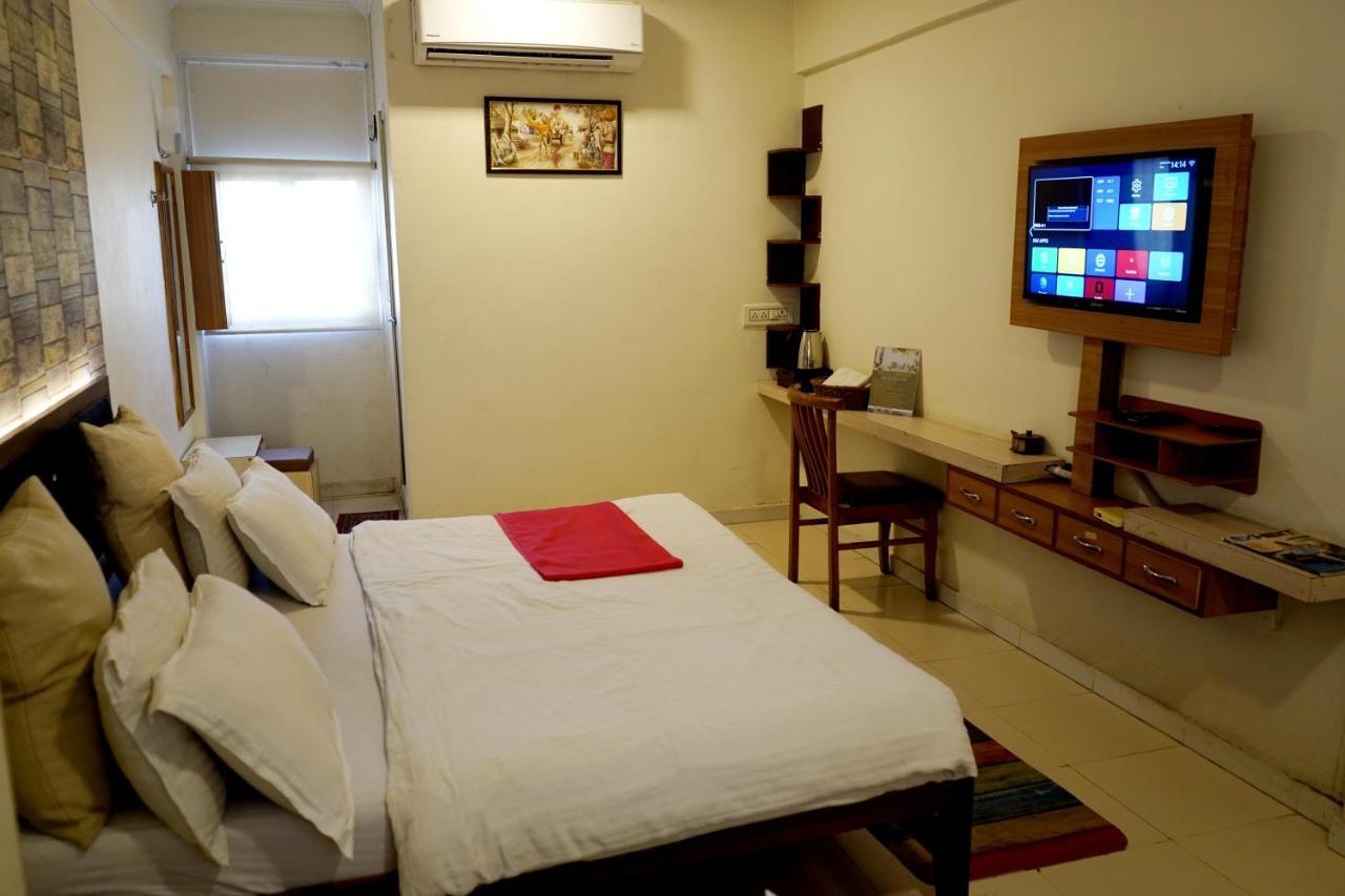 Hotel Krishna Ahmedabad Luaran gambar