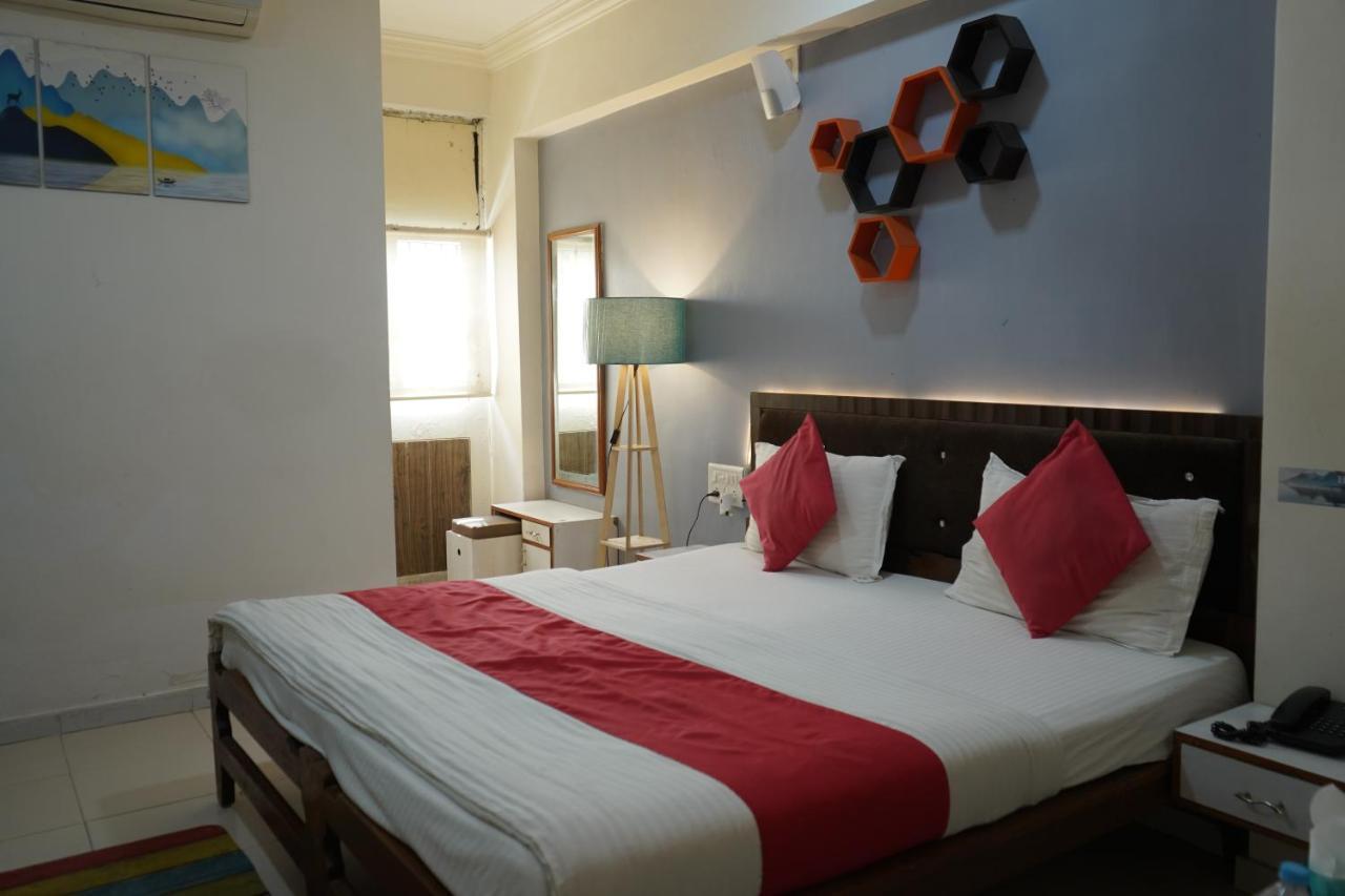 Hotel Krishna Ahmedabad Luaran gambar