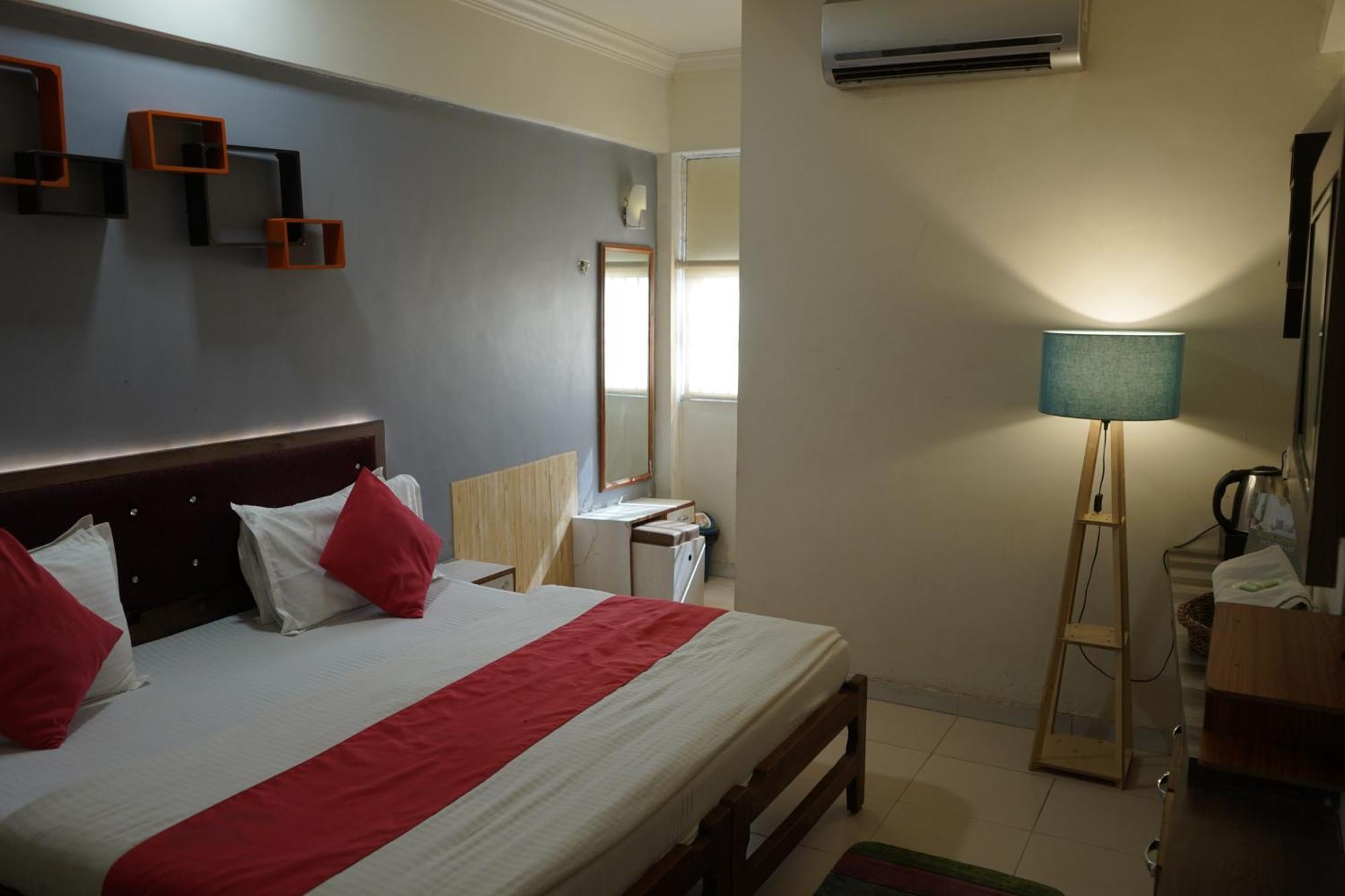 Hotel Krishna Ahmedabad Luaran gambar