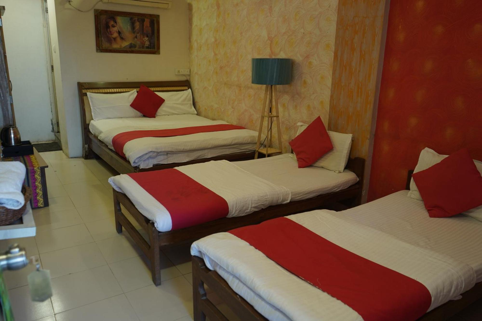 Hotel Krishna Ahmedabad Luaran gambar