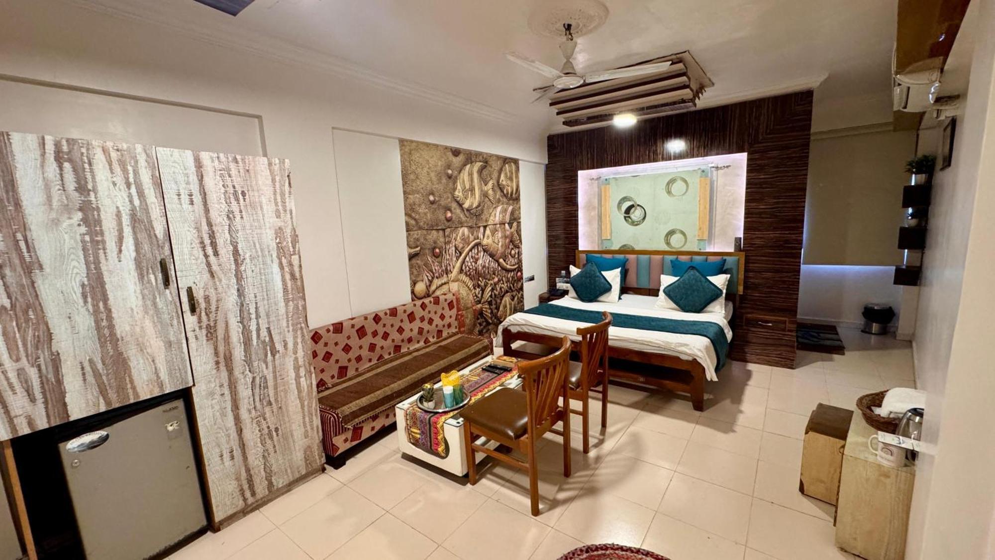 Hotel Krishna Ahmedabad Luaran gambar